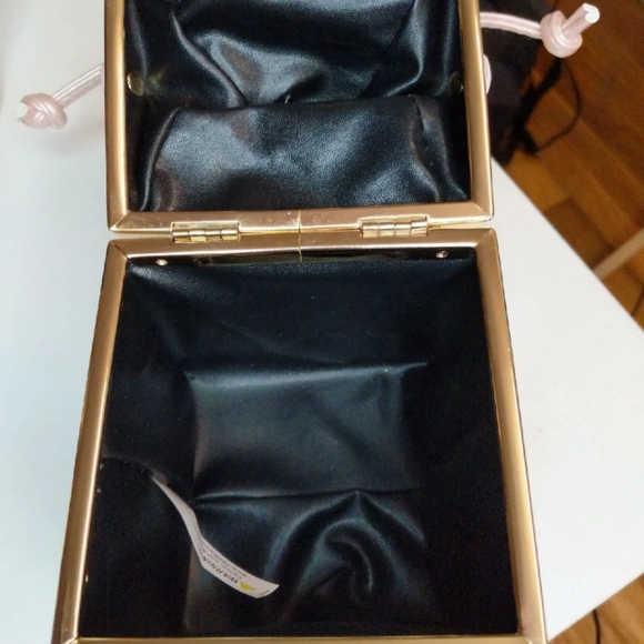 Snakeskin Print Pink cube Clutch purse wrist strap - Picture 6 of 15